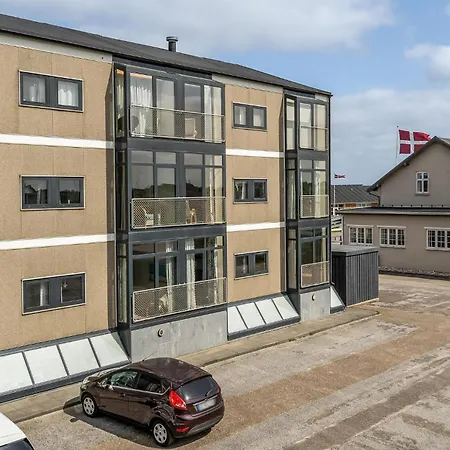 Apartment Bad, Lejl, 72 *
